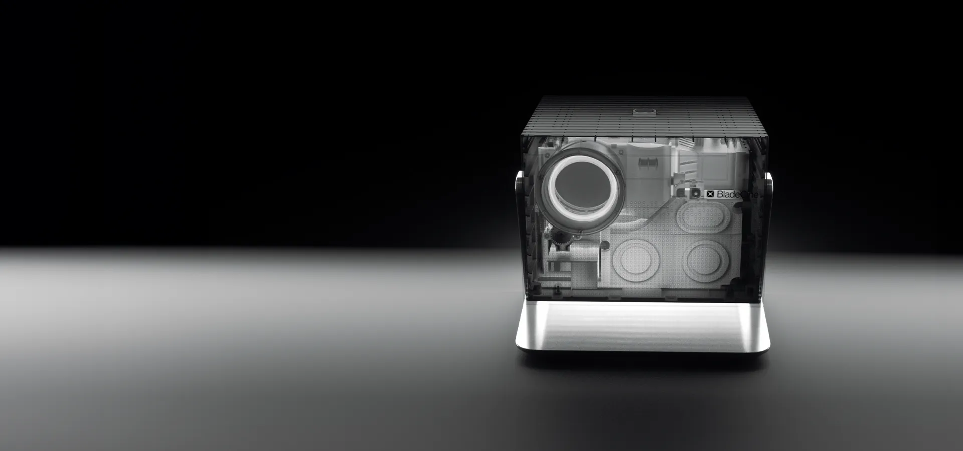 BladeCine Cube 600