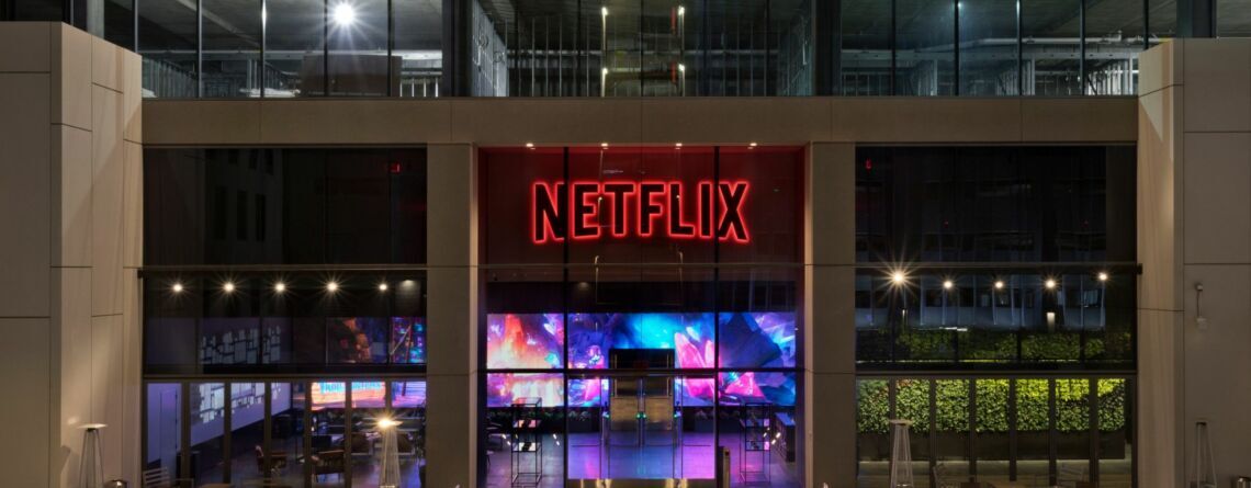 Im April hat Netflix angekündigt, dass zusätzlich zum bestehenden werbefreien Basis-, Standard- und Premium-Tarifen ein neues, günstigeres werbefinanziertes Abonnement für Verbraucher eingeführt wird. Heute hat Netflix bekannt geben zu können, dass Microsoft als globalen Partner für Werbetechnologie und Vertrieb ausgewählt wurde.