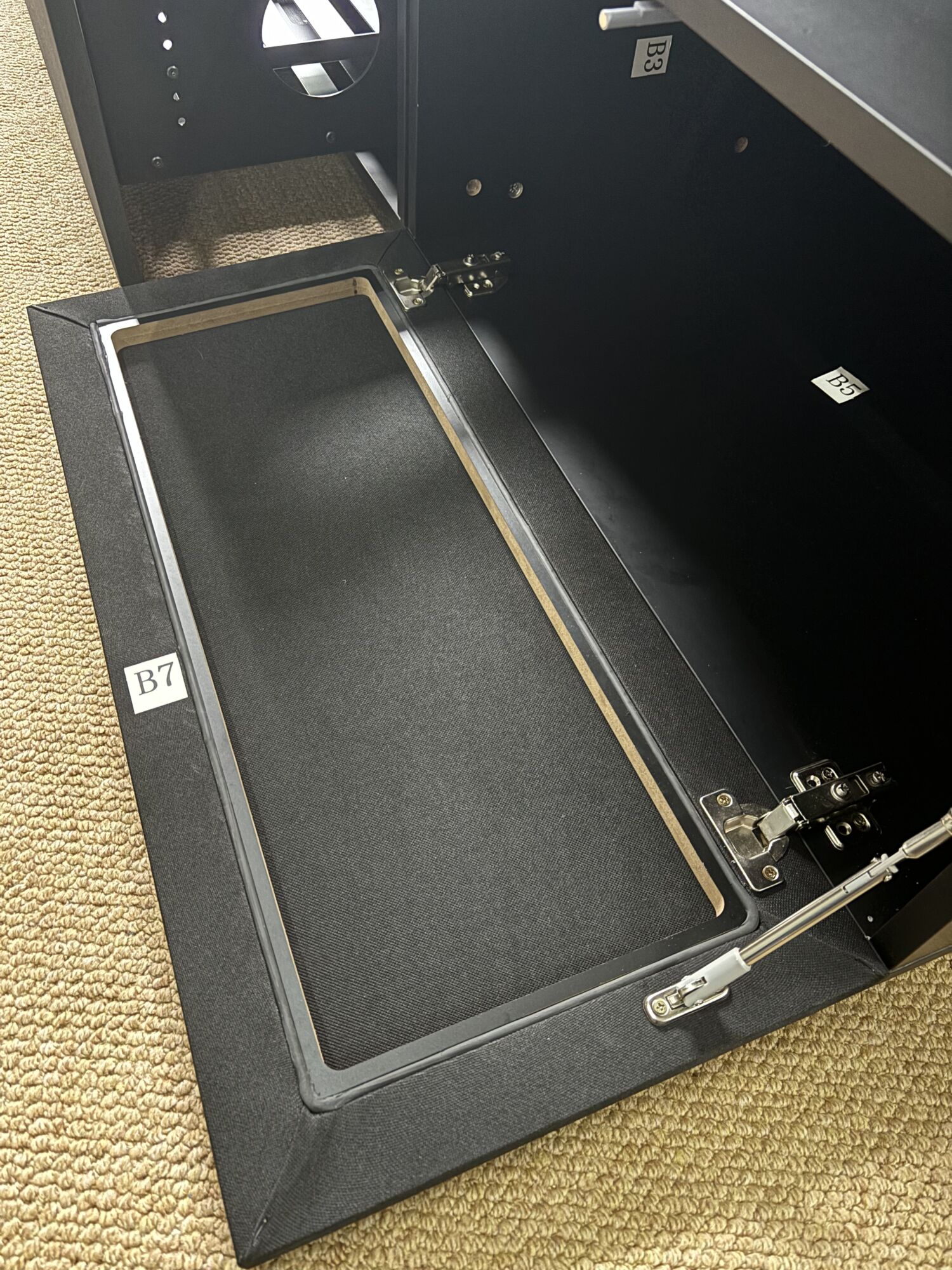 Laser TV Lowboard Compact (8)